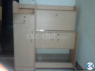 Reading Table with multi lockers