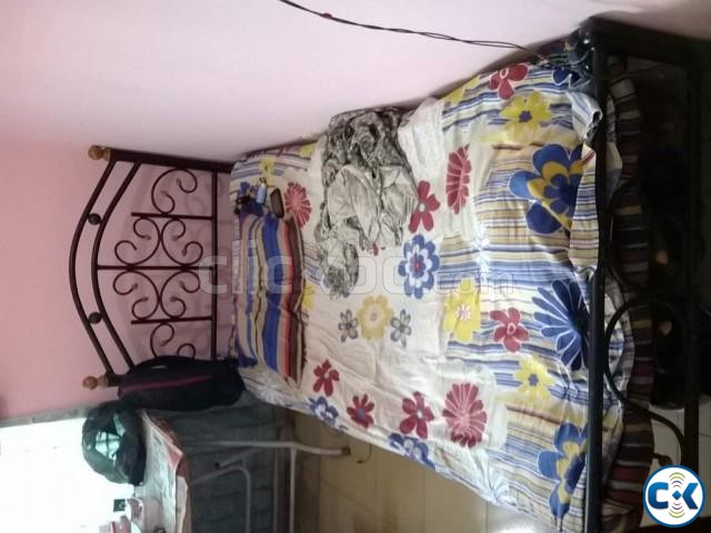 use bed single very good condition 3000tk large image 0