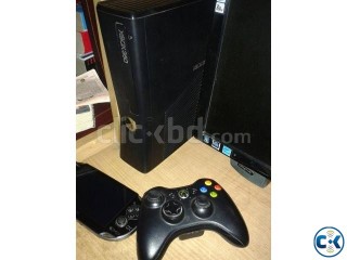 Xbox 360 Slim 4 GB