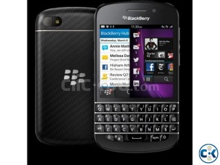 Brand New Condition BlackBerry Q10 with all kits
