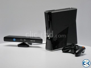 Xbox 360 slim 250gb with Kinect and 25 Games