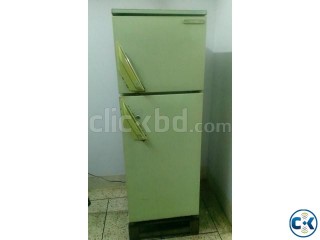 Hitachi 8.5 CFT fridge