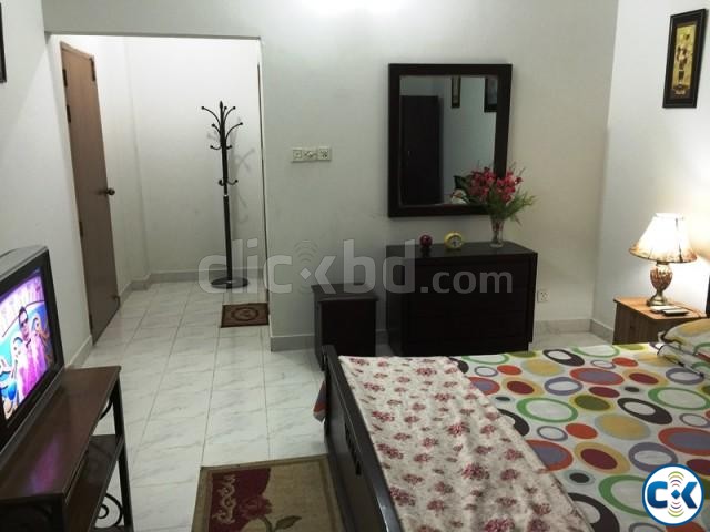 2200Sft. 3 Bed Room fully furnished flat for rent at Banani | ClickBD large image 2