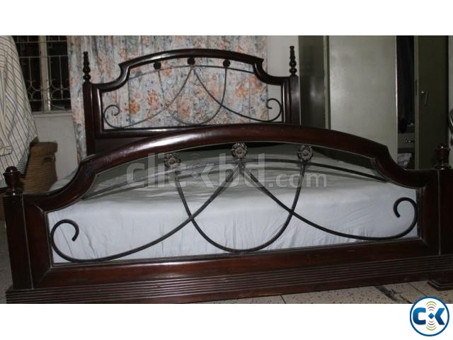QUEEn Sized WOODEN Bed with imported Matress large image 0