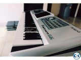 Roland Fantom G6 workstatoion keyboard