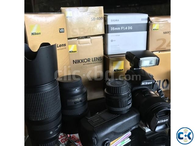Nikon 810 with 24 35 85 70-300 pro lenses large image 0