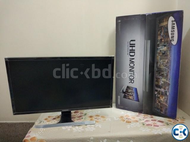 Samsung 4k UHD 28 inch LED large image 0