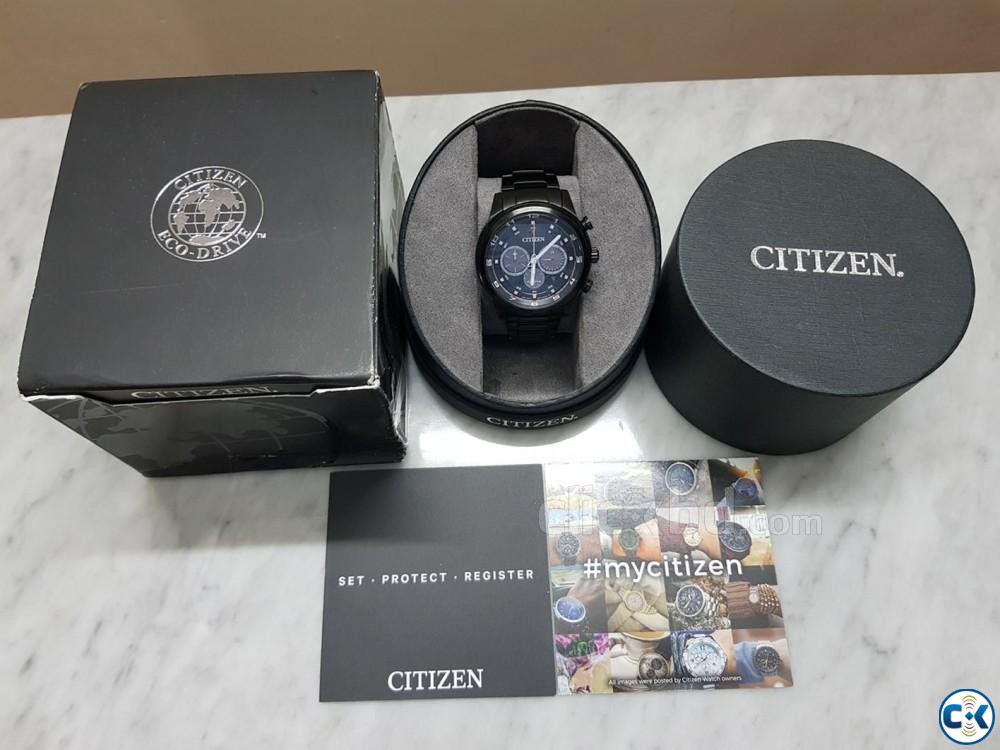 An original Citizen Eco Drive chronograph wrist watch is up large image 0