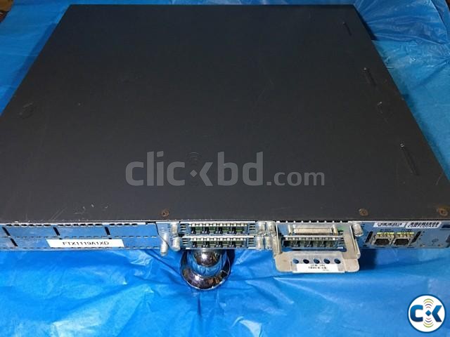 Cisco CISCO2811 Integrated Services Router made in USA large image 0