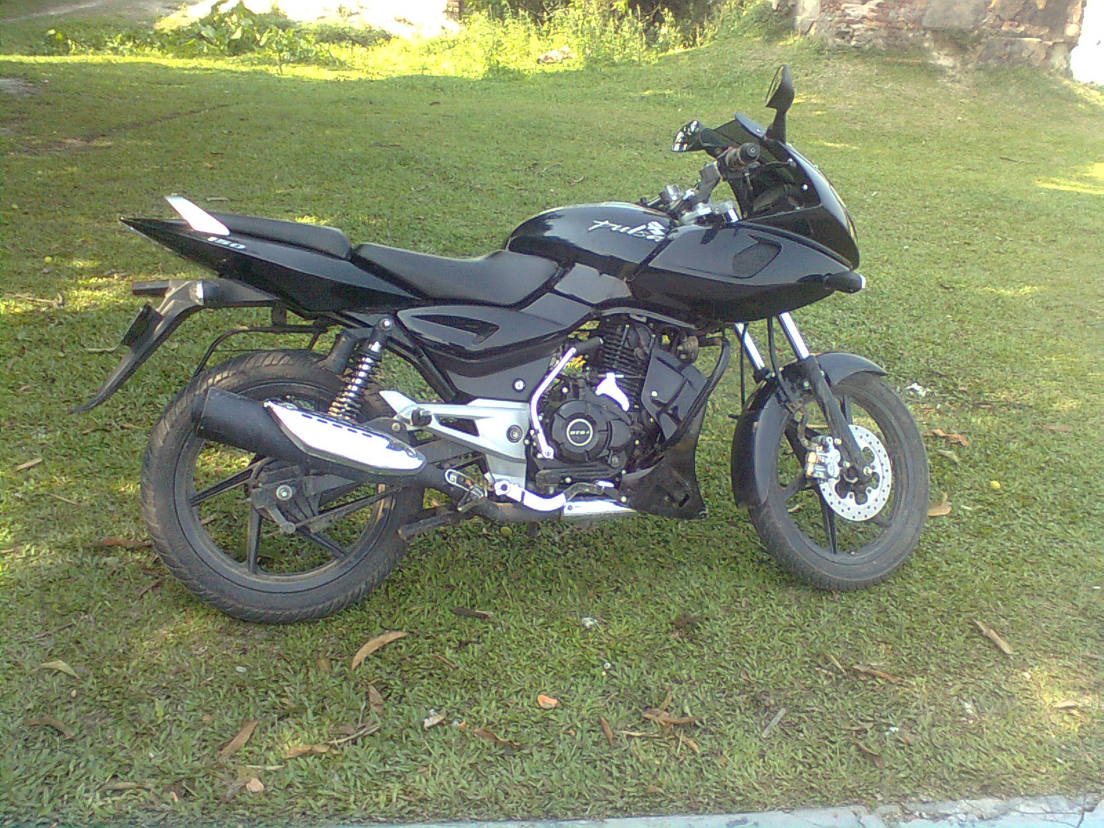 Modified pulsar with 220 body kit.....  large image 0
