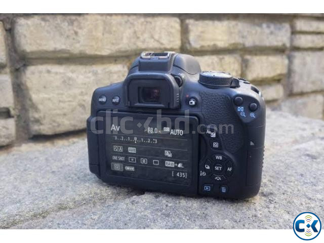 Canon Eos 750D japan body with 50mm stm prime lens large image 1
