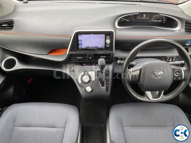 Toyota Sienta Hybrid G 2019 large image 1