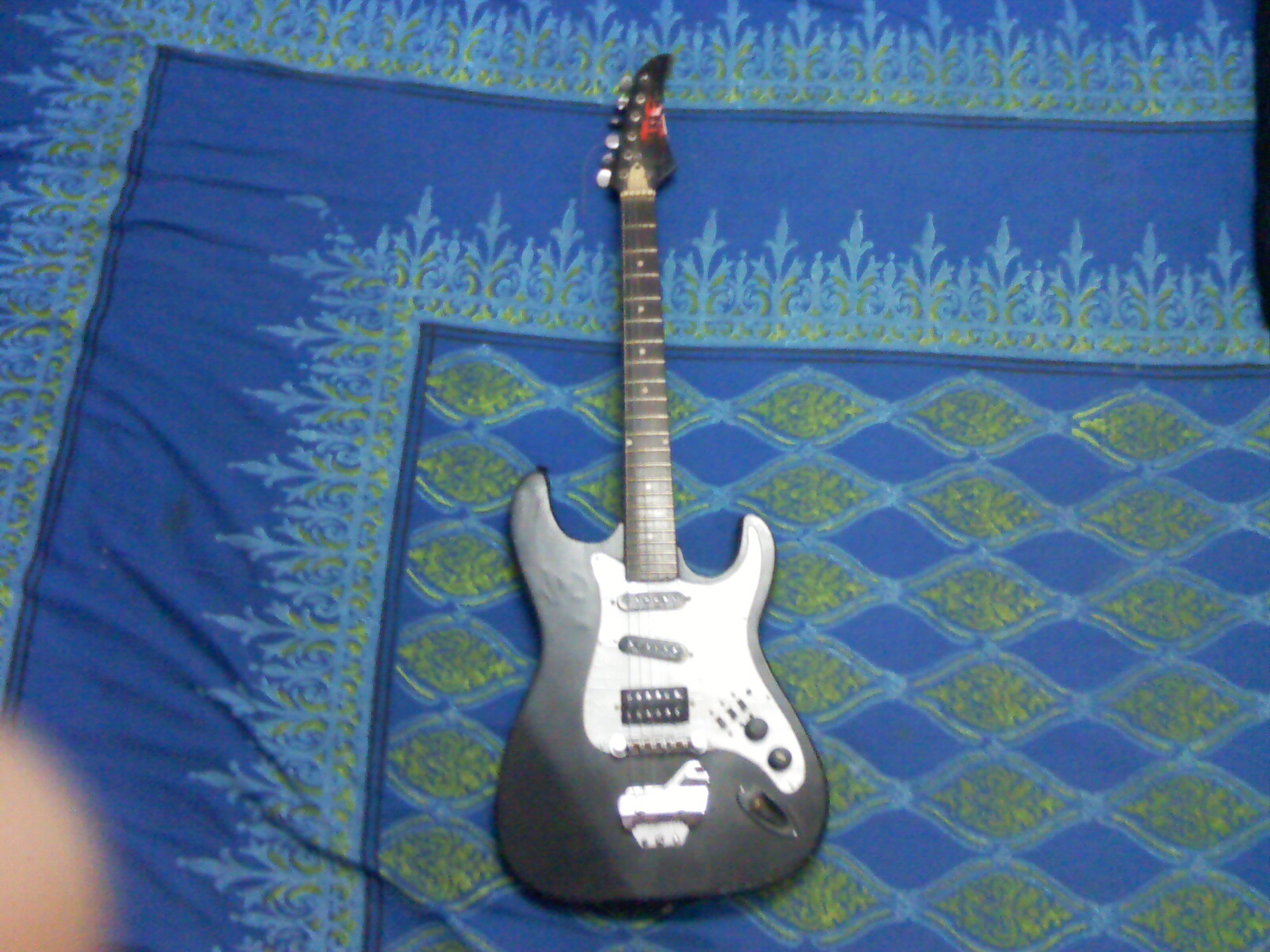 yemaha guitar for sale. .... 01670268576 large image 0