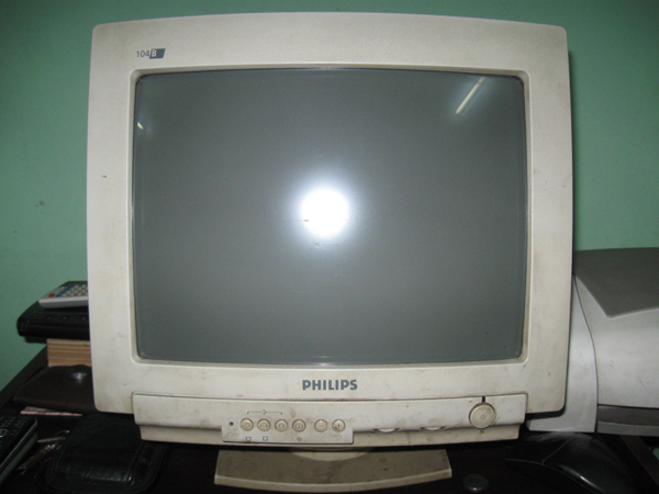 URGENT PHILIPS 104 B CRT Monitor For Sale large image 0