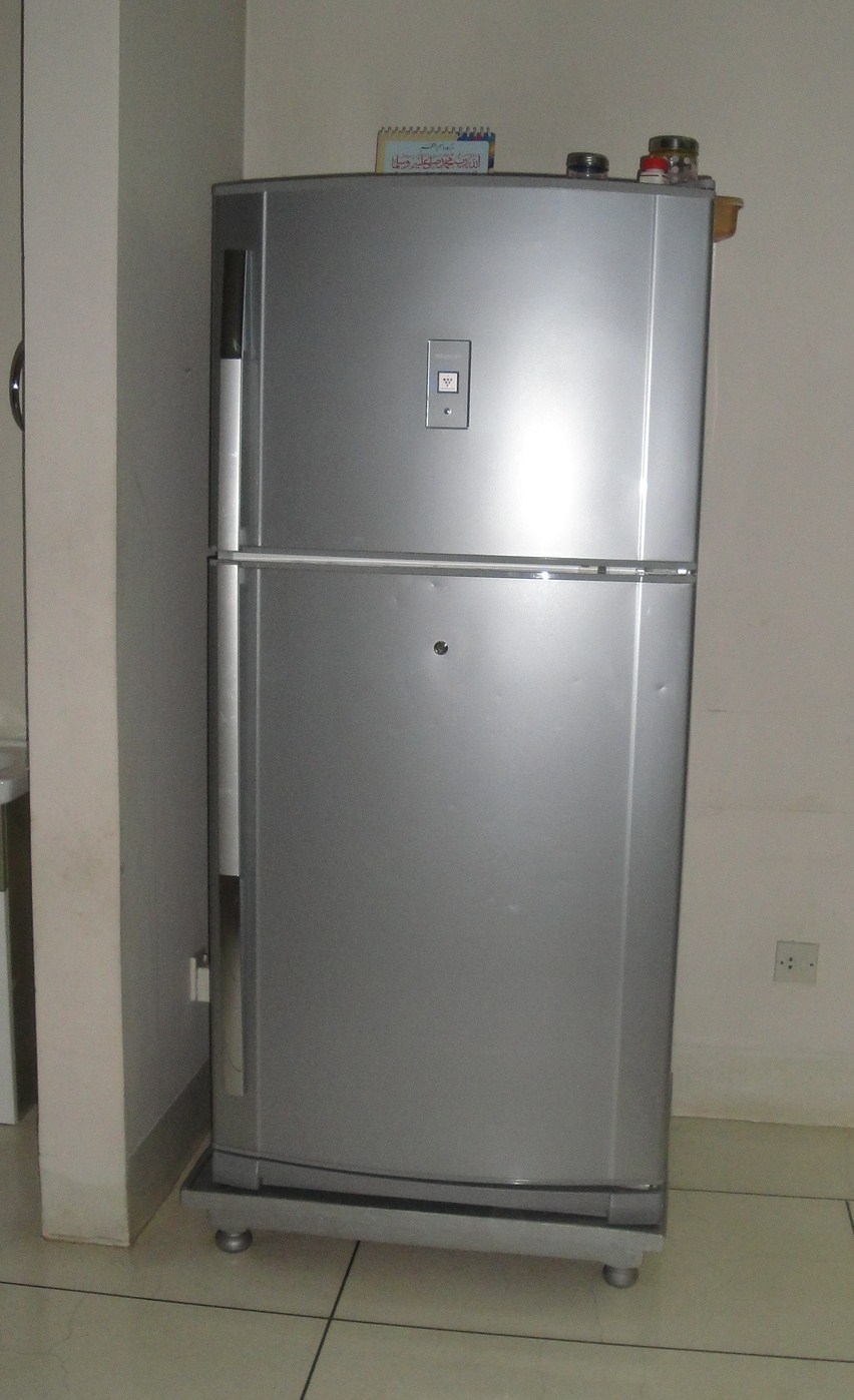 Sharp Refrigerator very good condition  large image 0