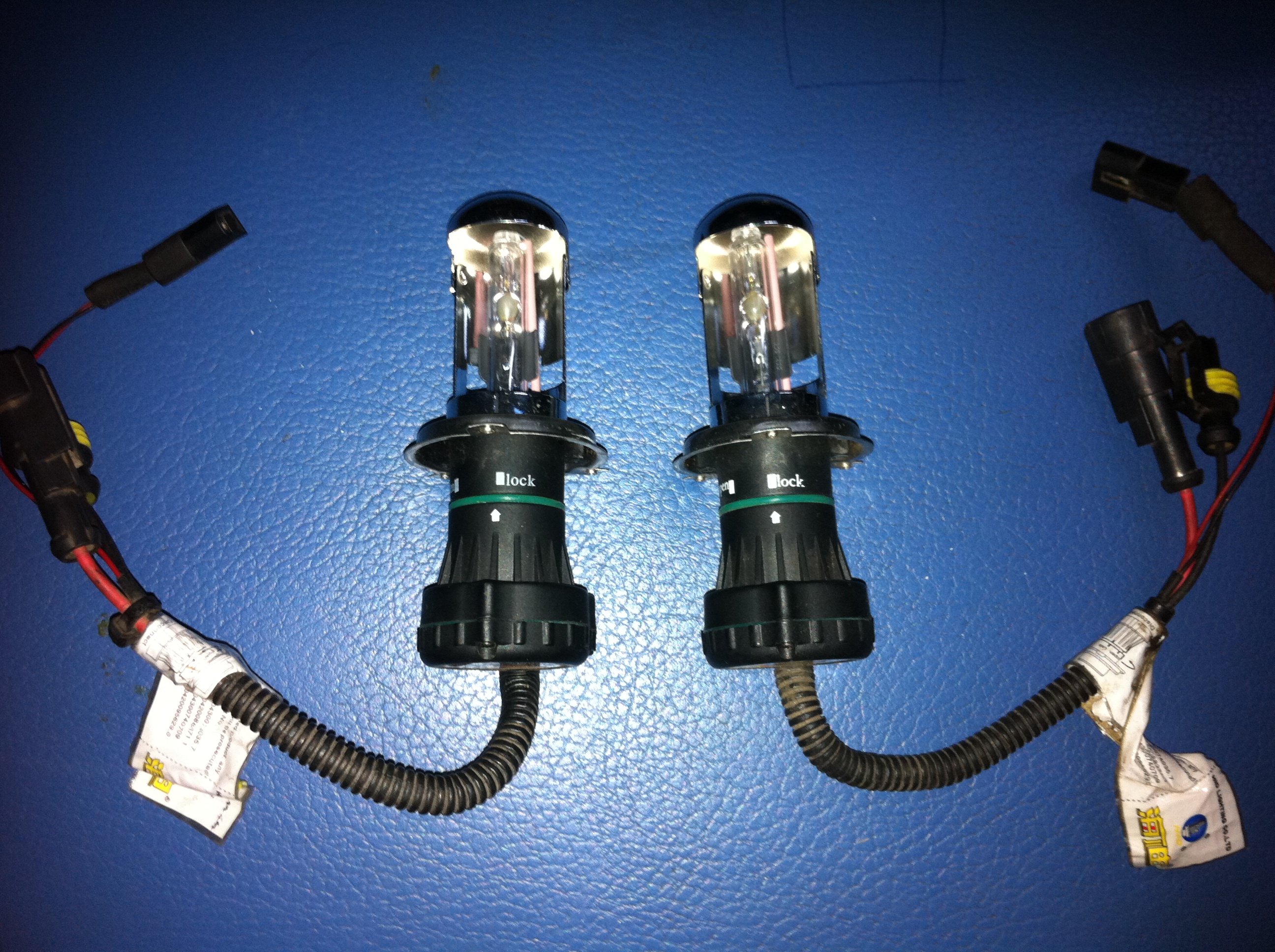 A PAIR OF H4 6000K HID BULBS large image 0