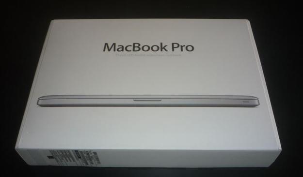MacBook Pro 17 500 GB HDD 4 GB RAM More Boxed  large image 1