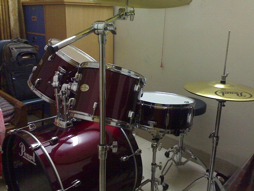 Pearl Forum Drum set for sale Cymbals not included  large image 0
