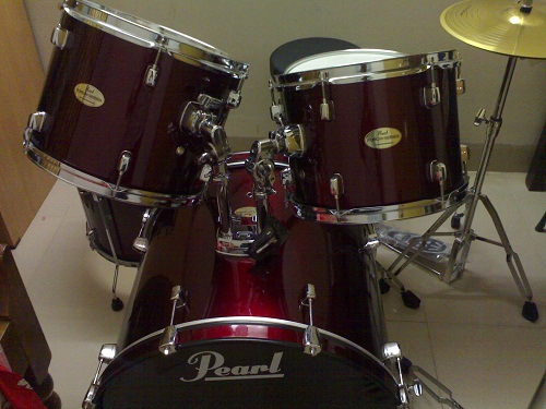 Pearl Forum Drum set for sale Cymbals not included  large image 1