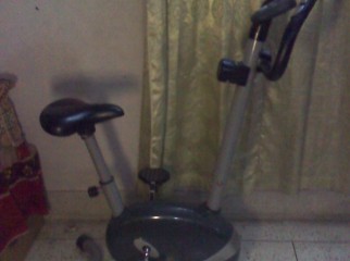 USED EXERCISING CYCLE MAGNETIC........VERY LOW PRICE........