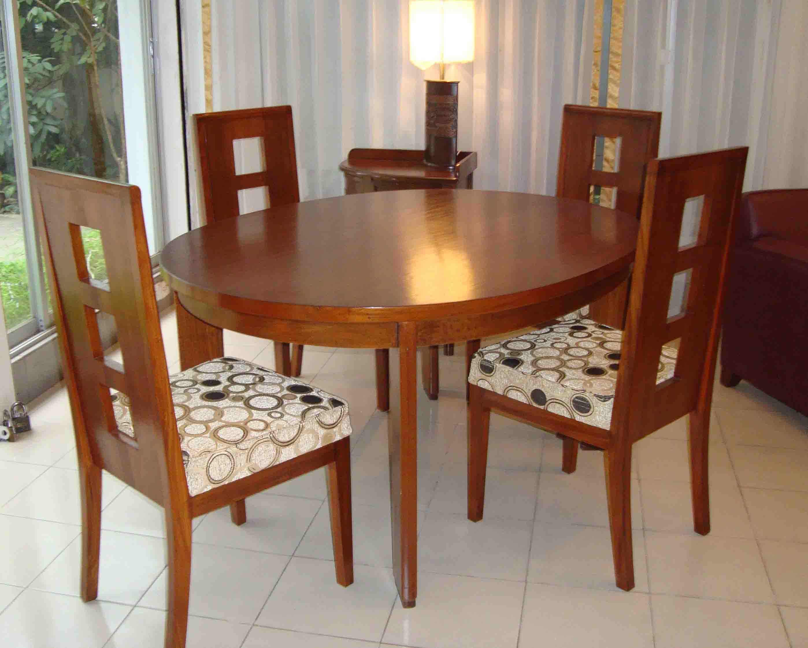 NZA - Dining table with 4 chairs made of solid wood. large image 0