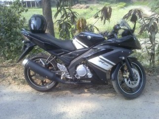 Yamaha R15 black-white with papers