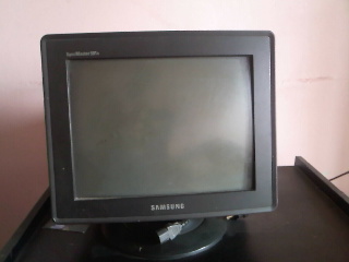 A 15 inch Samsung Monitor old model  large image 0