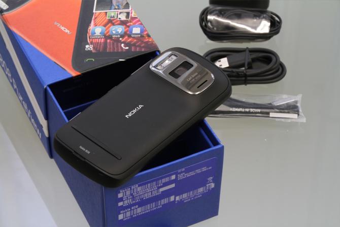 Nokia 808 PureView brand new intact i have 2 pcs large image 0