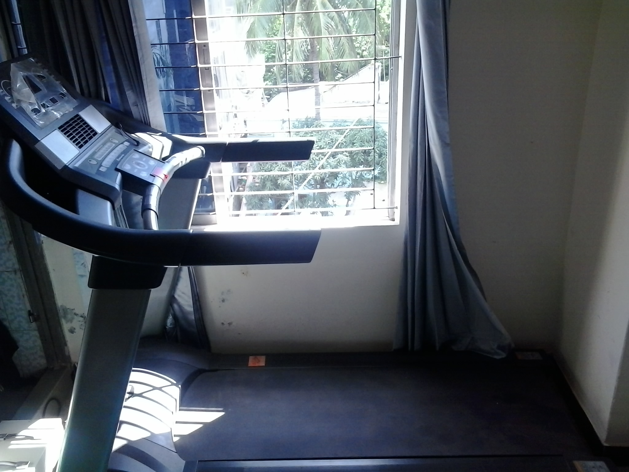 Heavy Duty 3hp treadmil with stabilizer large image 1