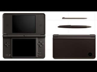 nintendo dsi XL and with r4