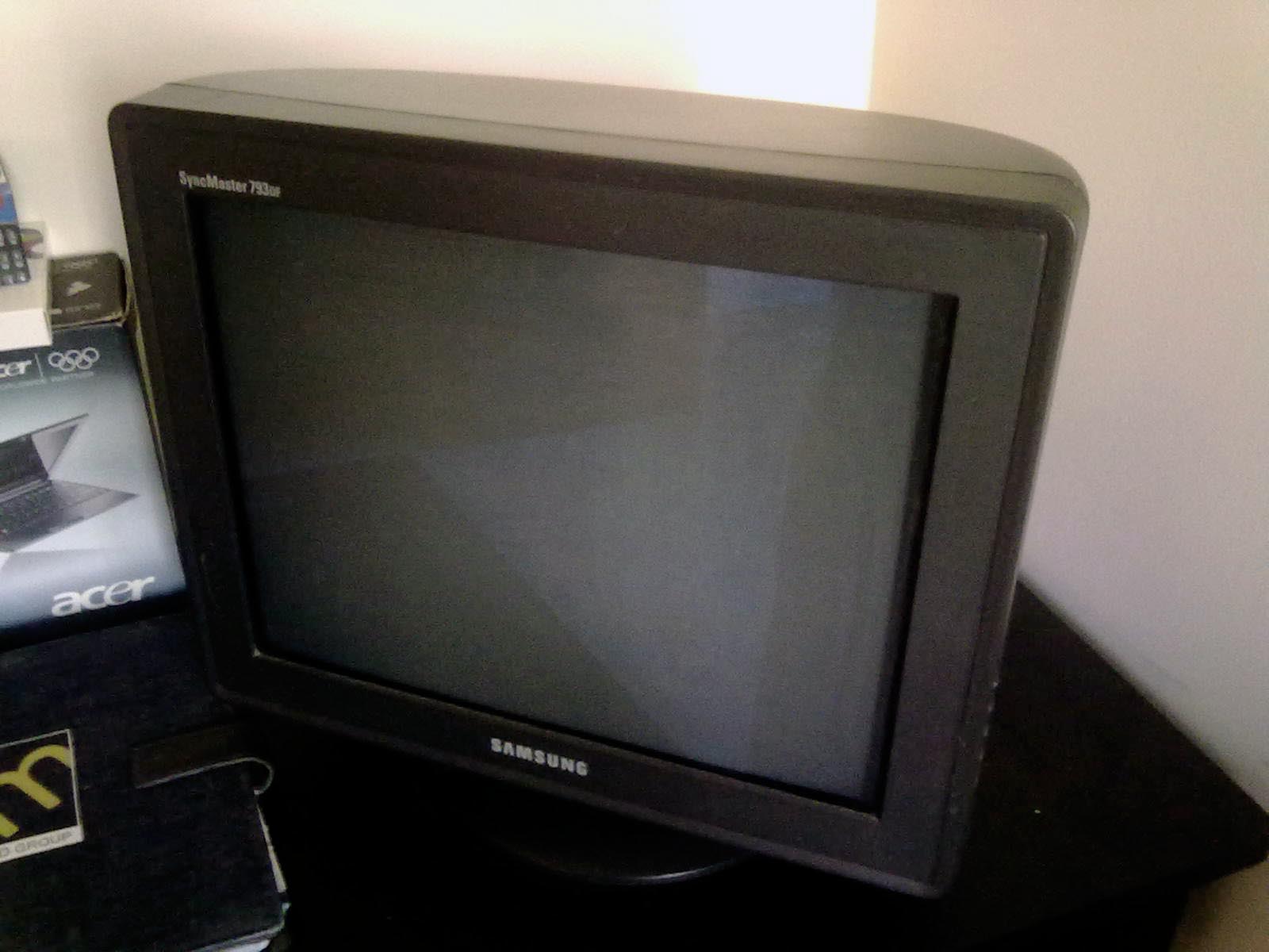 17 inch Samsung Syncmaster 793DF CRT monitor large image 0