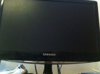 17 inch SAMSUNG monitor for sale.. NEGOTIABLE 