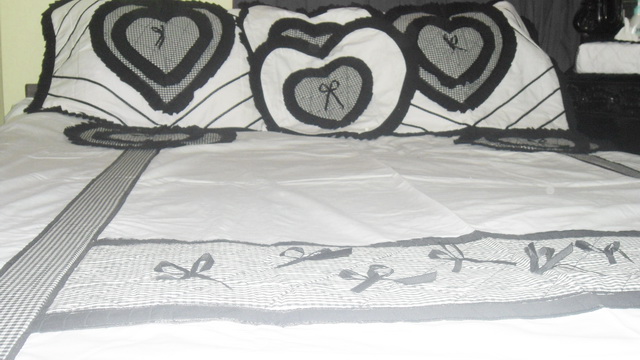 Cotton Bedsheet Heart Shaped large image 0